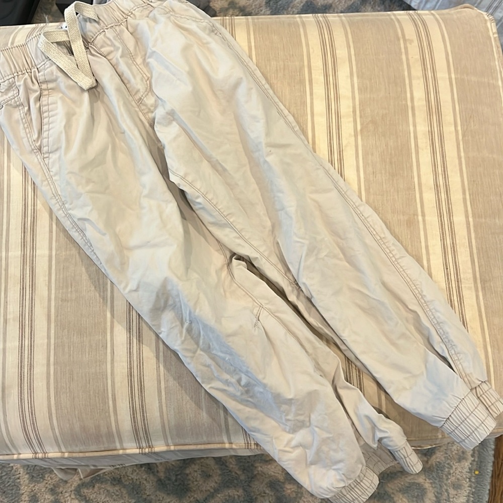 Like new Old Navy size 5 teeth khaki cotton lined pants with elastic waist